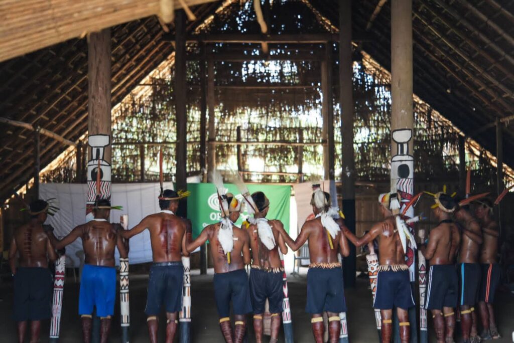 Danzas de jovenes indigenas de la Comunidad Payu_Vaupes_Colombia
